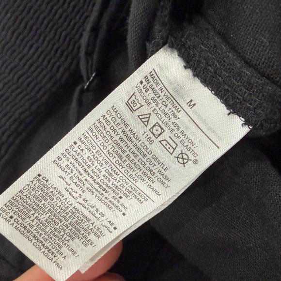 Old Navy Black Sleeveless Jumpsuit with Bow Detail - Picture 10 of 11